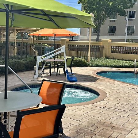 La Quinta Inn And Suites By Wyndham, Ocala Exterior photo